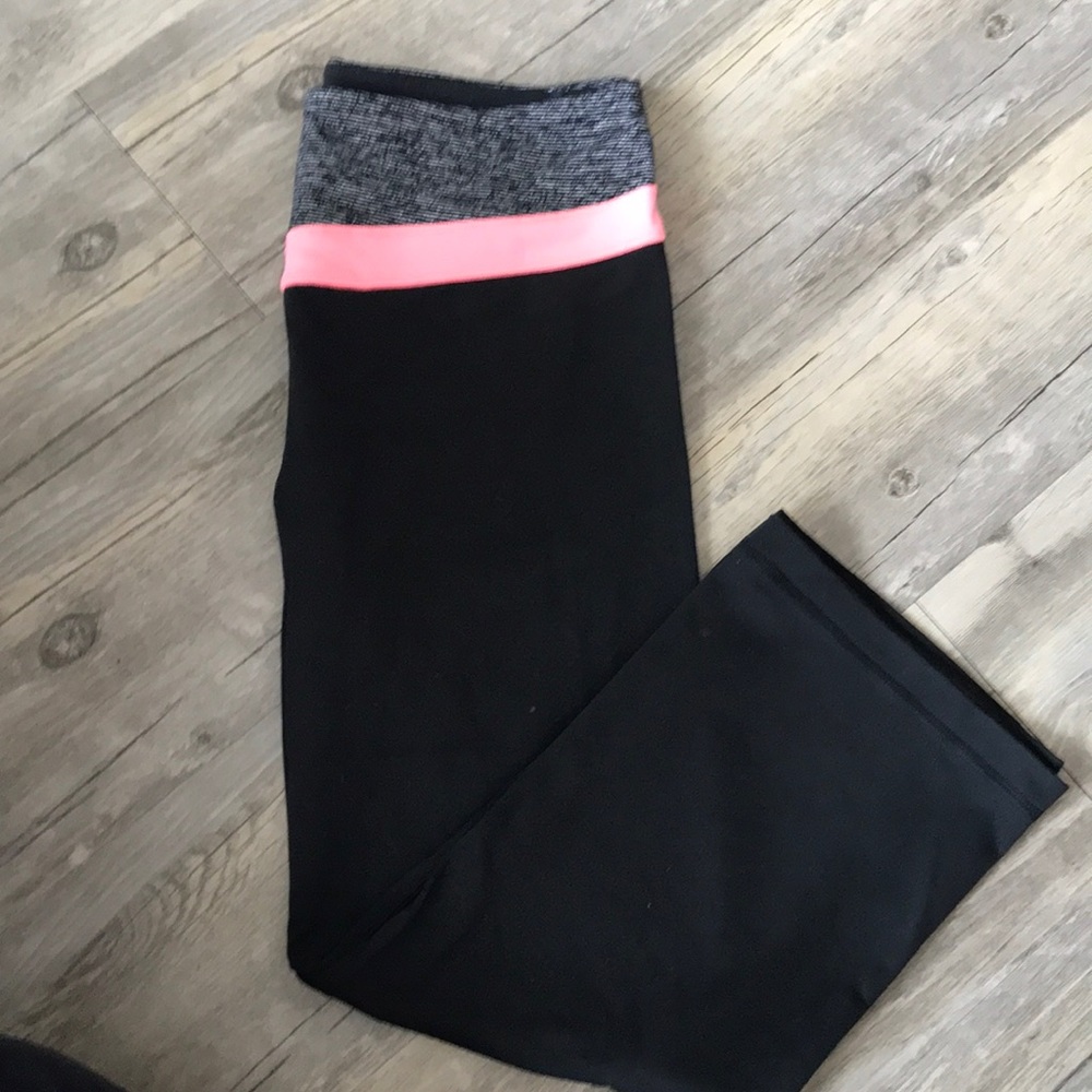 VSX SPORT Cropped Capri Yoga Pant